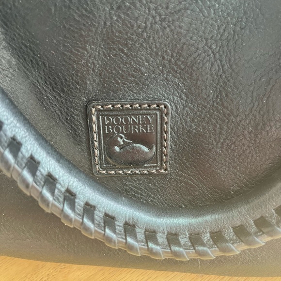 Gorgeous Dooney and Burke Satchel Florentine Leather Bag - Picture 8 of 13